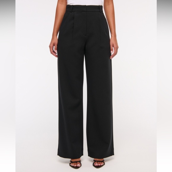 Abercrombie and Fitch pants
Sloane Tailored Wide Leg Pant
31/12 S - Picture 2 of 6